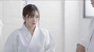 [本土精选!]搭讪在上班族女OL! 曲线优美的臀部还有修长的腿非常挑逗!