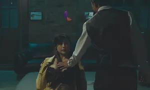 巨乳女間諜遭強奸